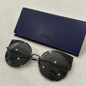Fendi sunglasses (with case and microfibre cloth) like new condition!